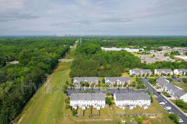 Building Photo - 907 Dominion Townes Ct