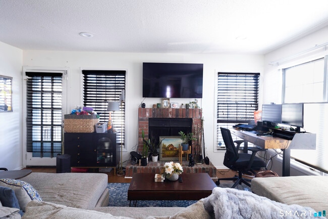 Building Photo - 150 Prospect St