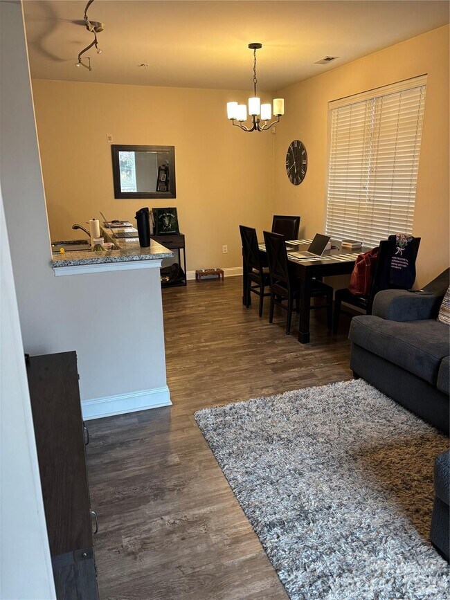 Building Photo - 1306 Kenilworth Ave