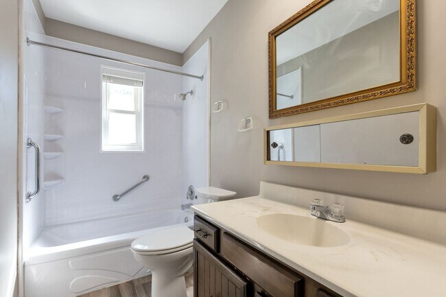 Building Photo - Single Family Home in Hoffman Heights - So...