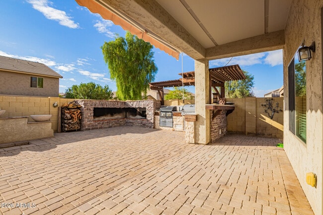 Building Photo - 19411 W Jefferson St