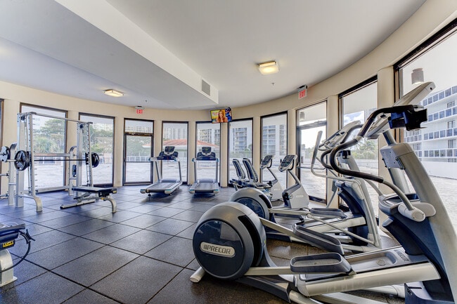 Building Photo - 20515 E Country Club Dr