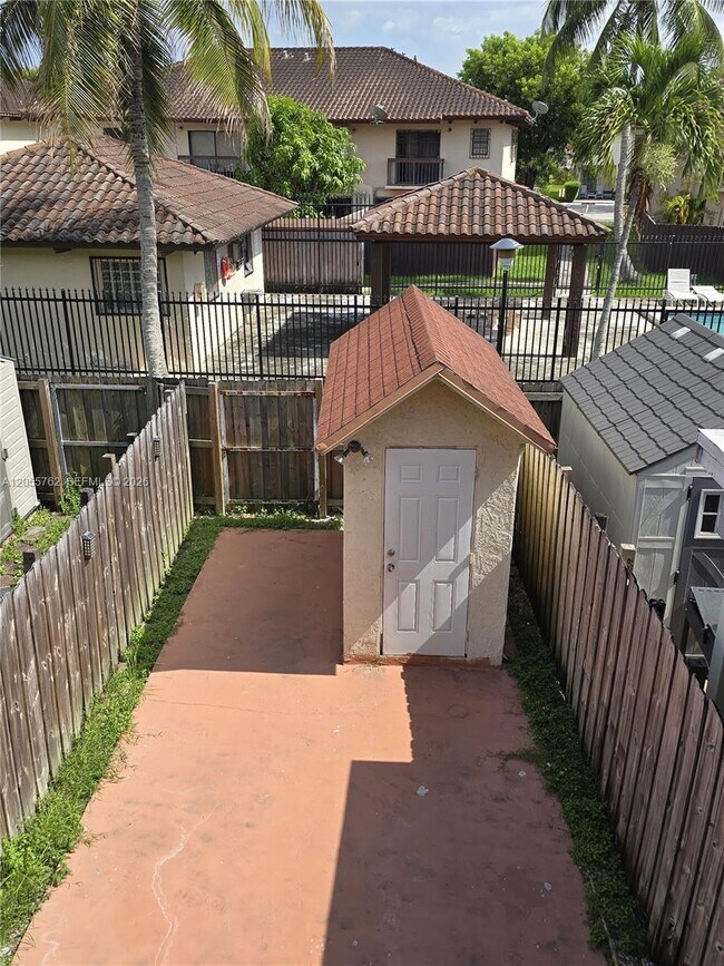 Building Photo - 12230 SW 16th Terrace