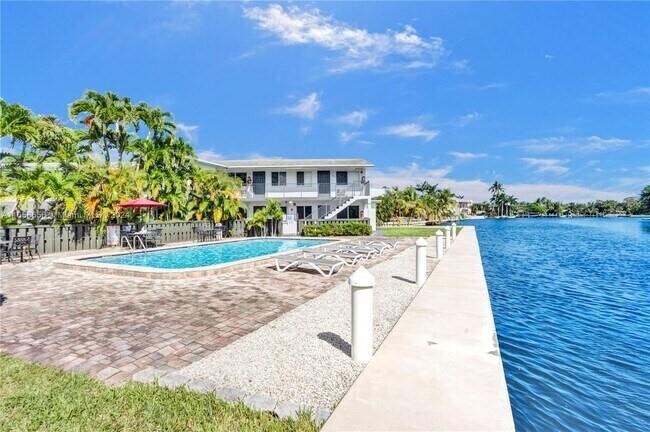 Building Photo - 1816 E Oakland Park Blvd