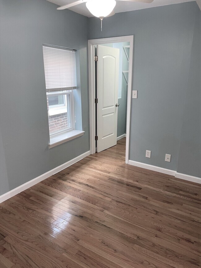 Second bedroom - 4201 Russell Blvd
