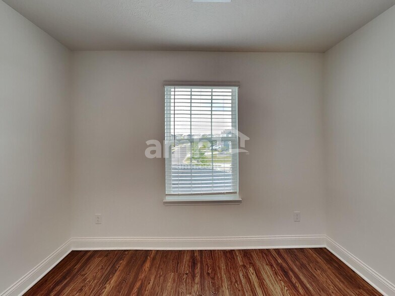 Building Photo - 8284 Northpoint Dr