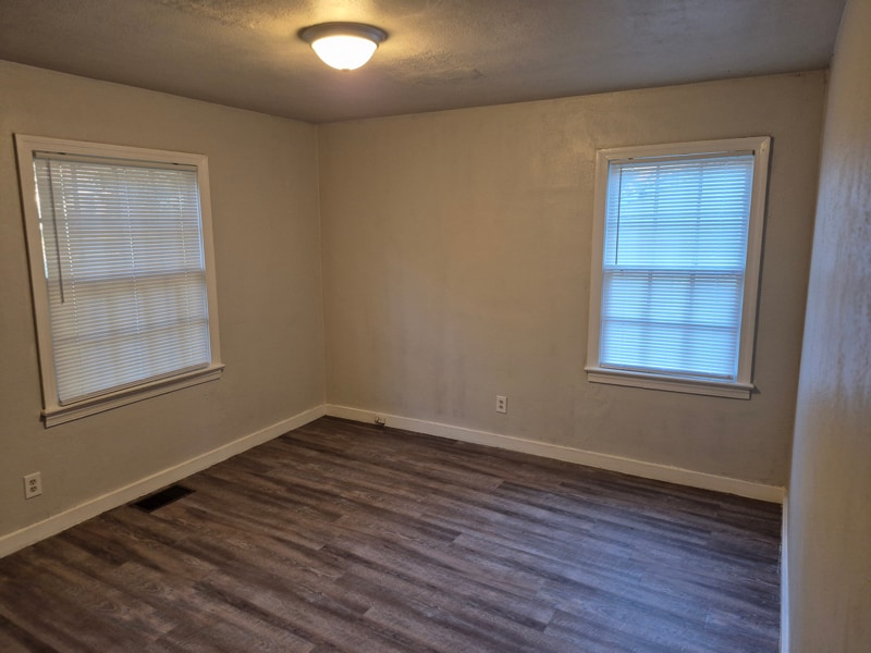 Building Photo - 3251 Meadow Ln