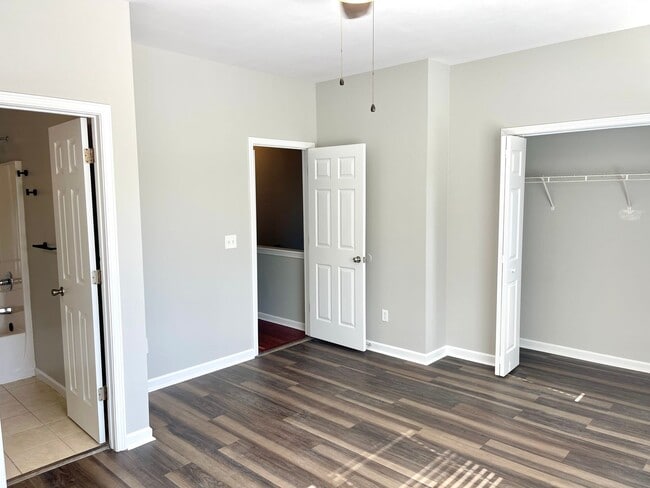 Building Photo - Welcome to this stunning 3-bedroom, 3-bathroom townhome located in the vibrant city of Atlanta, GA.