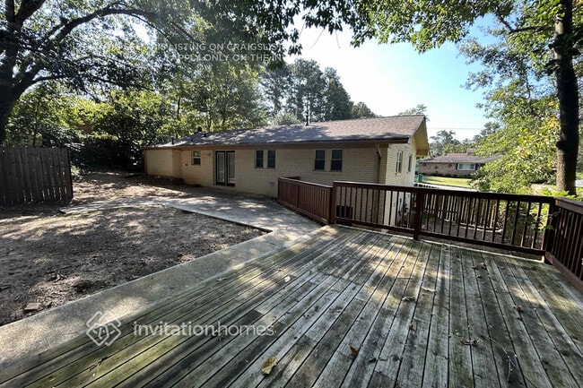 Building Photo - 3237 Tulip Dr