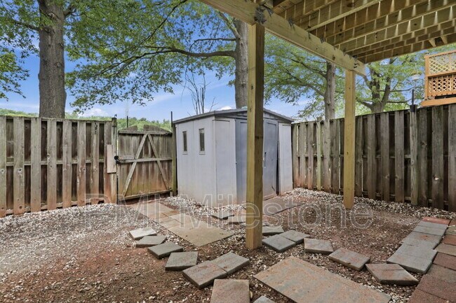 Building Photo - 6581 Ewald Ct