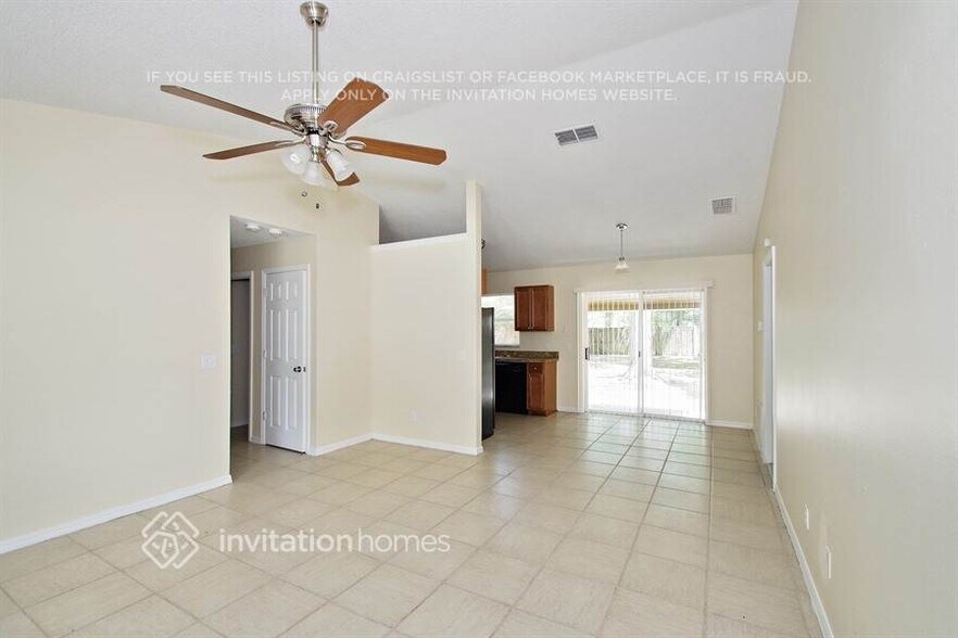 Building Photo - 320 San Lanta Cir