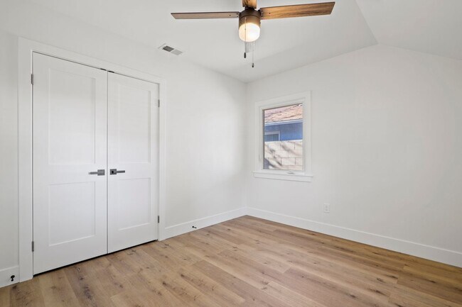 Building Photo - 17434 Saticoy St
