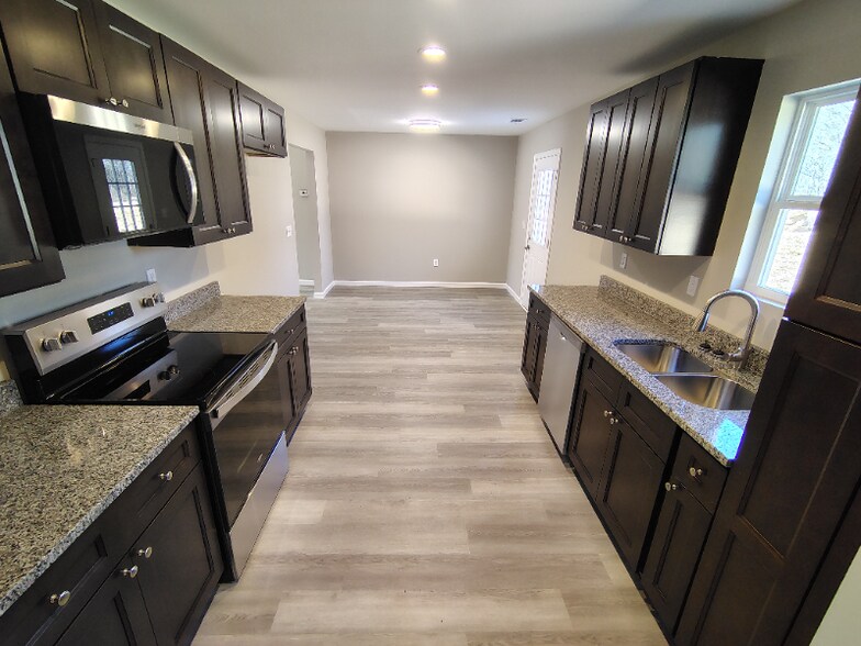 Building Photo - 18 lyla Ln