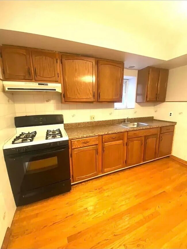 Building Photo - 52 Broadway