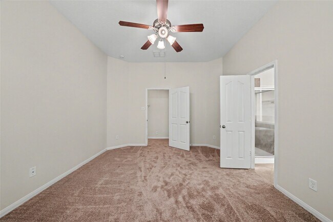 Building Photo - 10035 Arcadian Spgs Ln