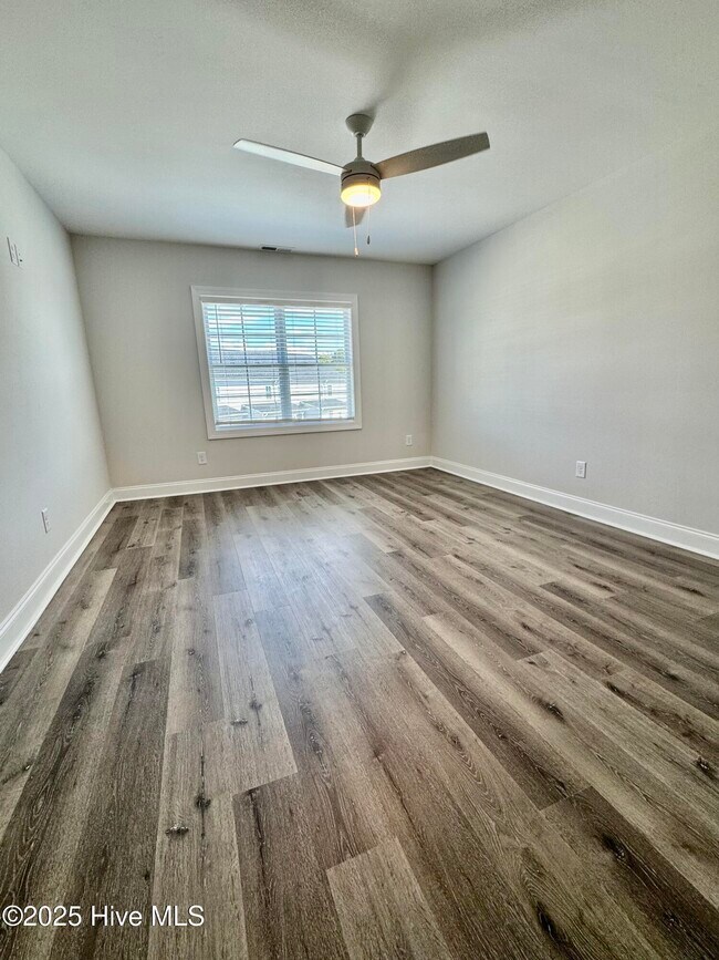 Building Photo - 1404 Hartley Ln