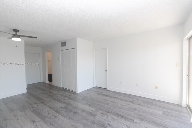 Building Photo - 3948 NE 169th St