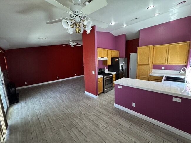 Building Photo - 4615 Split Rock Dr