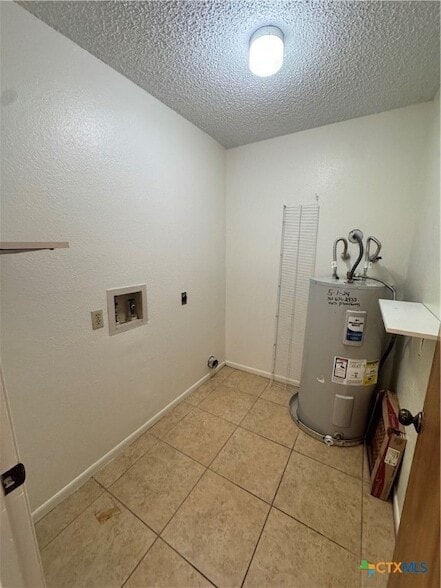 Building Photo - 209 Versailles St