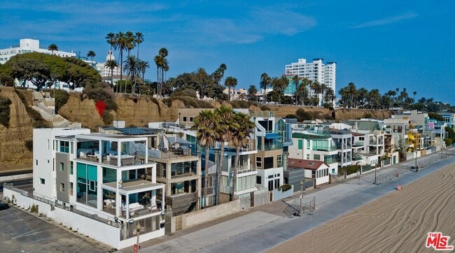 Building Photo - 1255 Palisades Beach Rd
