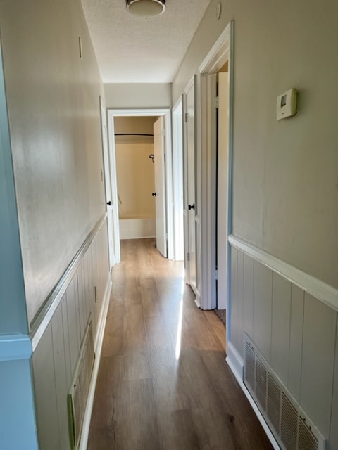 Building Photo - 507b W McElhaney Rd