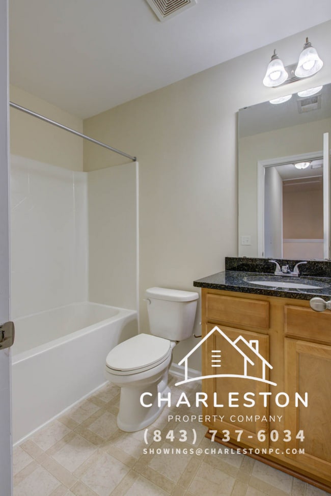 Building Photo - 9083 Parlor Dr