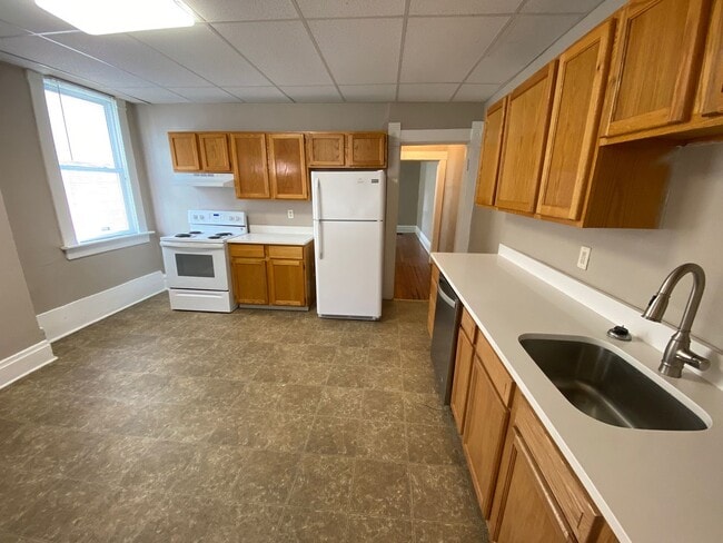 Building Photo - Hunter Ave 1438-1440 MLR