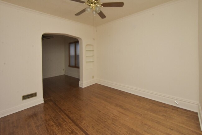 Building Photo - 1246 W Diversey Pkwy