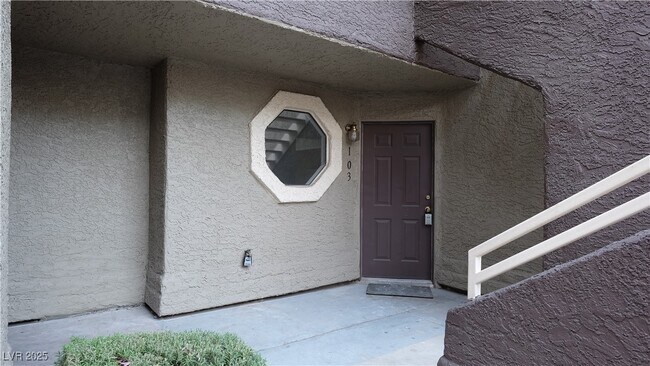 Building Photo - 5016 S Rainbow Blvd