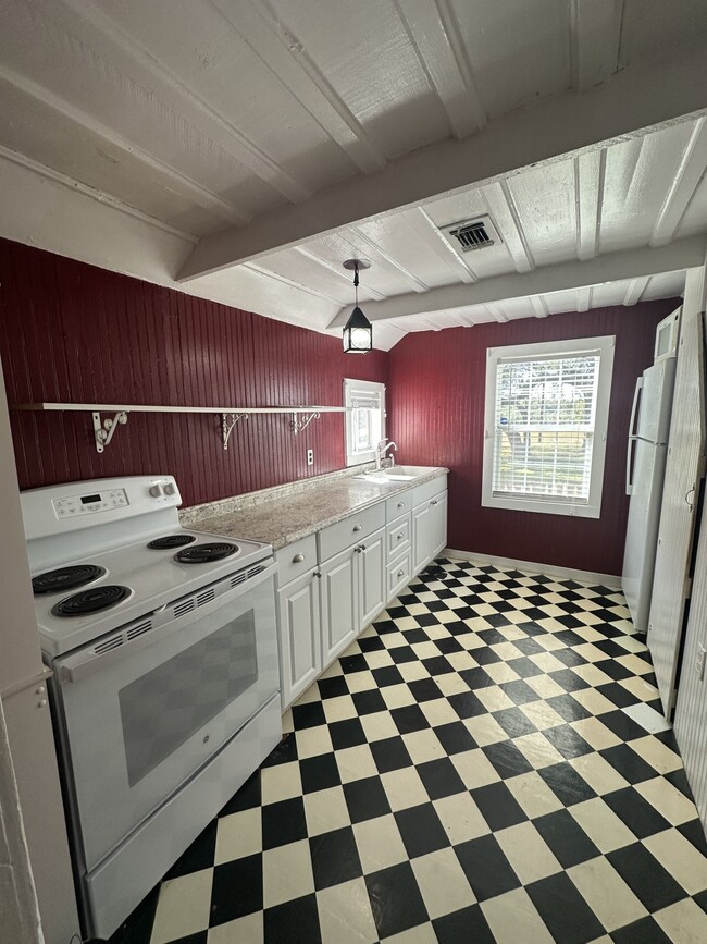 Building Photo - 9295 US-290