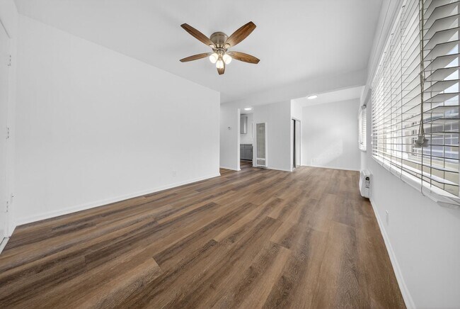 Interior Photo - Oakland Gardens