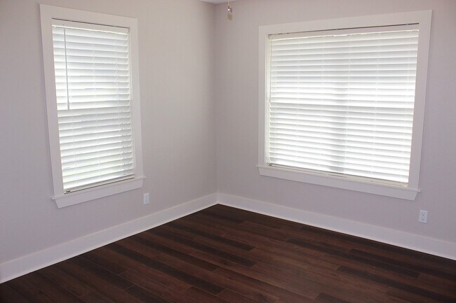 Building Photo - 1601 Faulkner St