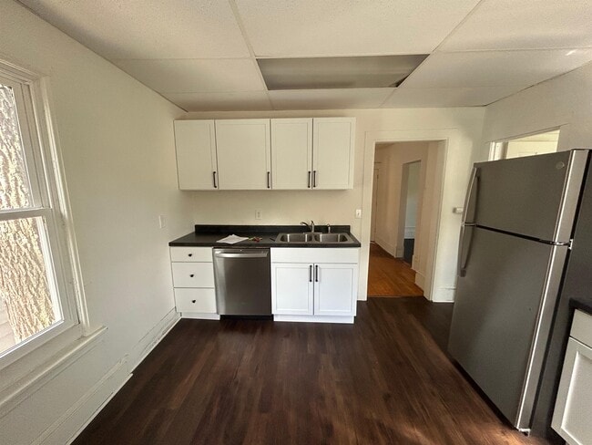 Building Photo - 120 S Blair St
