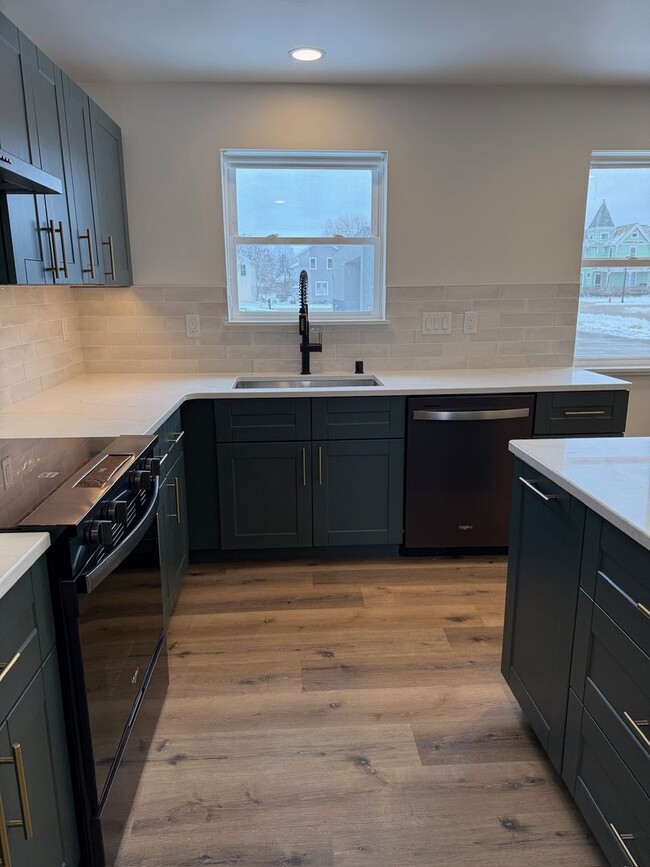 Building Photo - All new 3 bed / 2 bath home in wonderful West Salem neighborhood with garage!