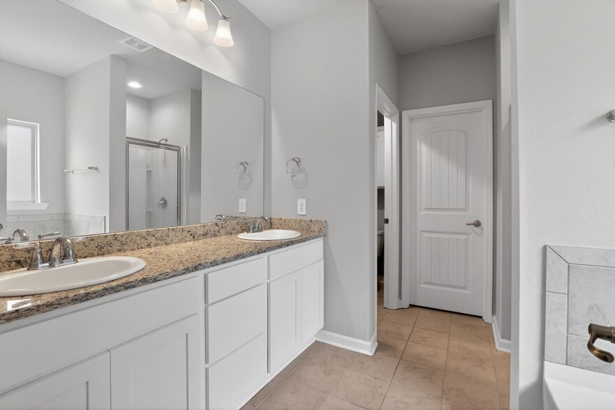 Building Photo - 1708 Sawgrass Dr