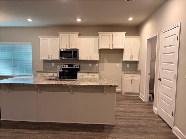 Building Photo - 10551 Sand Dune Ave