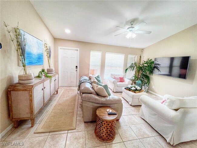 Building Photo - 137 SE 17th Terrace