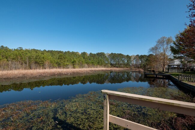 Building Photo - Beautiful Ranch in Pine Meadows | Water View