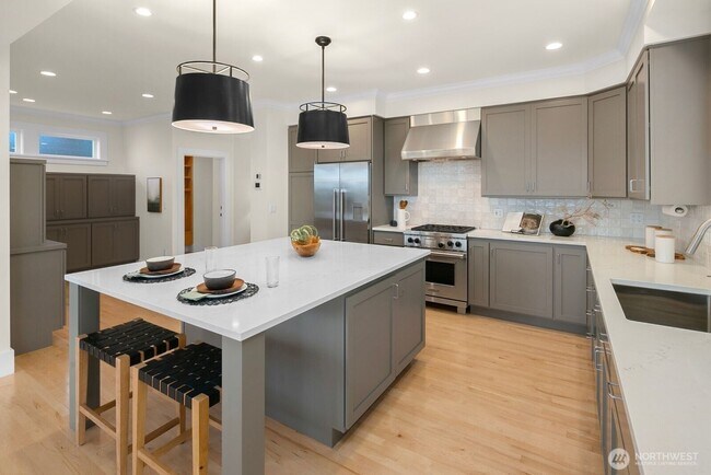 Building Photo - Light-Filled Magnolia Home with Spectacular Northwest Views