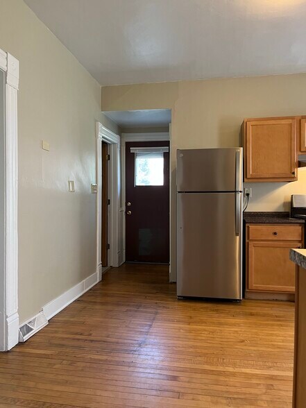 Building Photo - 3104 S Griffin Ave