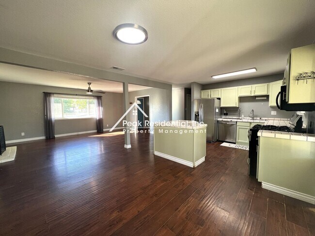 Building Photo - Wonderful 3bd/2ba Orangevale Home!