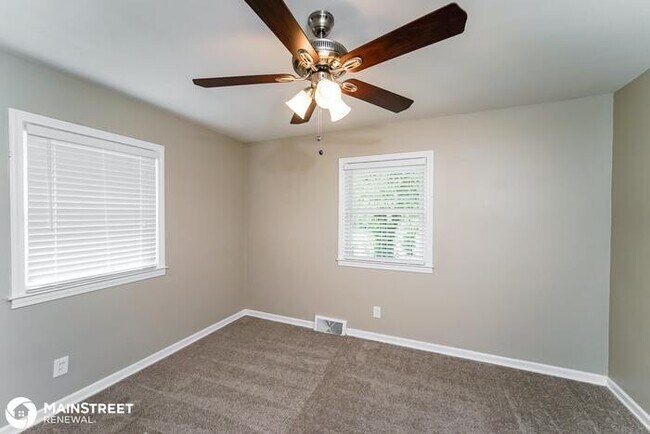 Building Photo - 9400 Aristides Dr, Louisville, KY 40272