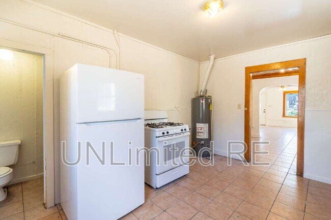 Building Photo - 306 S Humphreys St