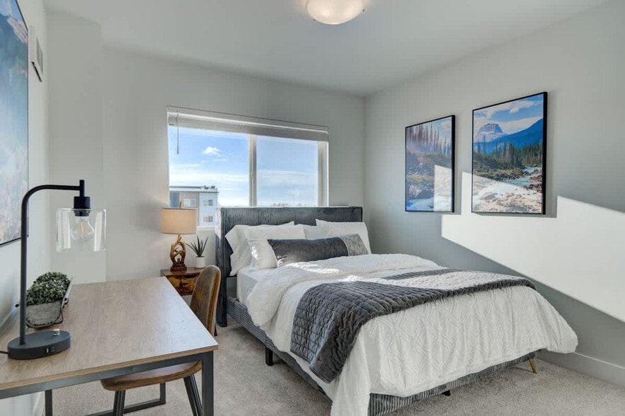 Building Photo - 5242 Fallon St