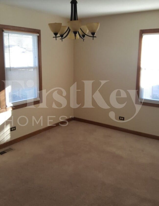 Building Photo - 1400 Brittany Ct