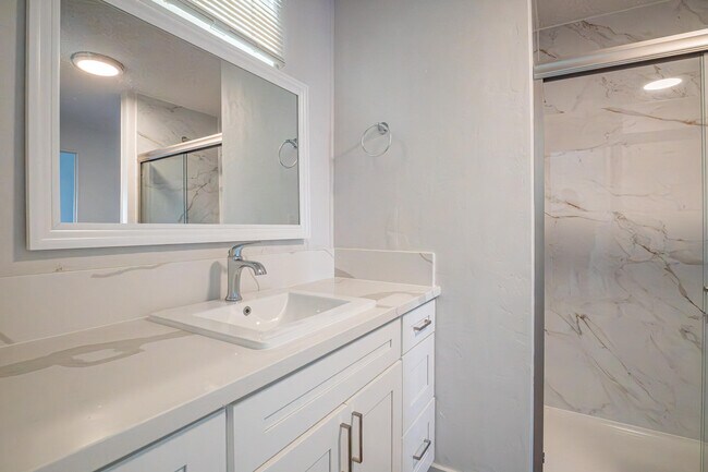 Building Photo - 32480 San Miguelito Dr