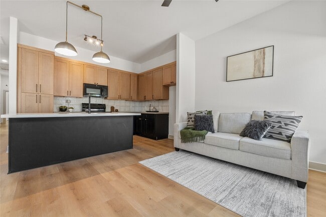 Building Photo - 4214 Clover St