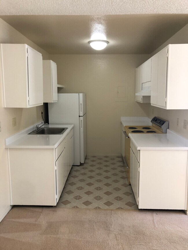 Primary Photo - 330 Sierra Vista Ave