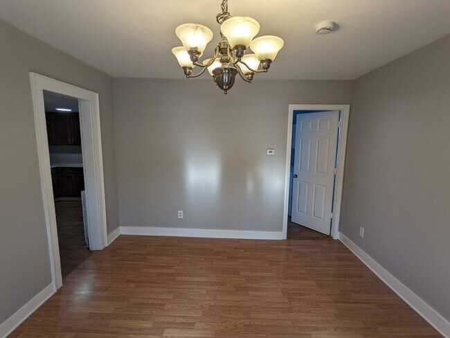 Building Photo - 386 Platt Ave