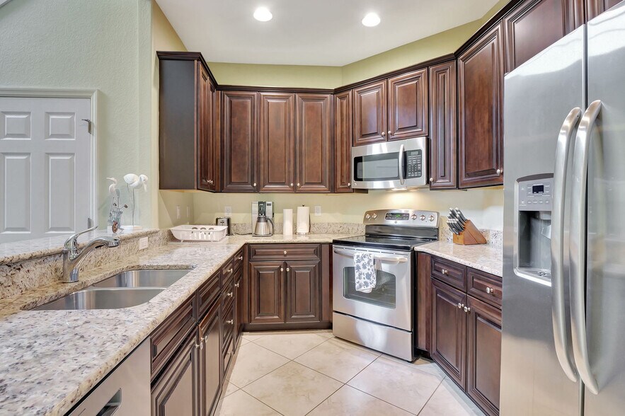 Building Photo - 8753 Melosia St